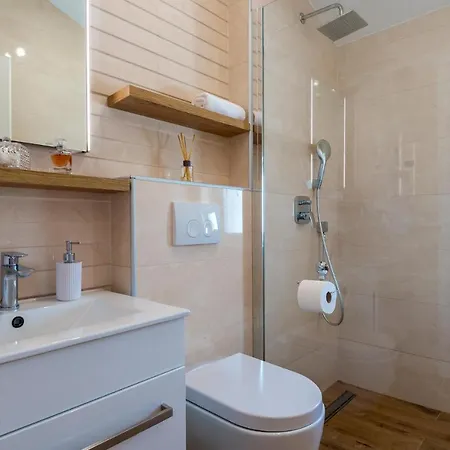 بيت للعطل 5 Bedroomamazing In
