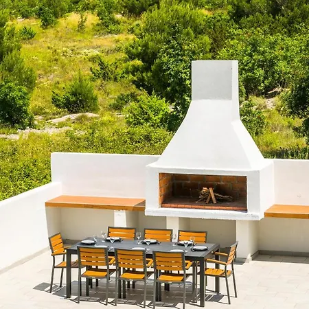 بيت للعطل 5 Bedroomamazing In *