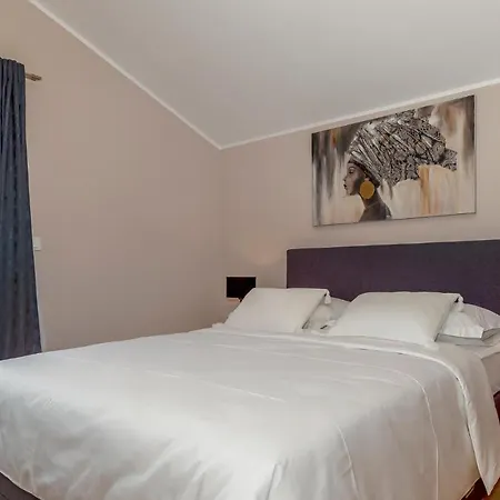 بيت للعطل 5 Bedroomamazing In
